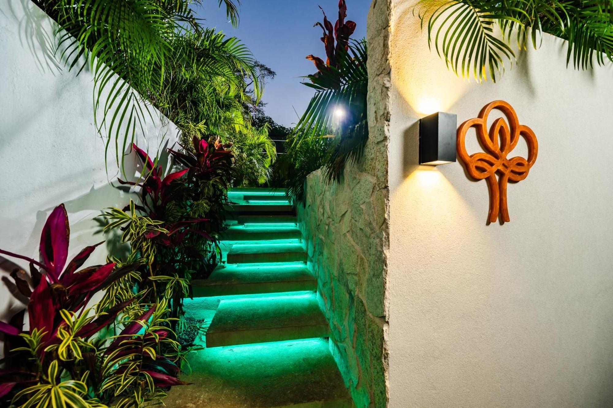 Mvillas Luxury Villas With Beach Club Access & Sauna Tamarindo Exterior photo