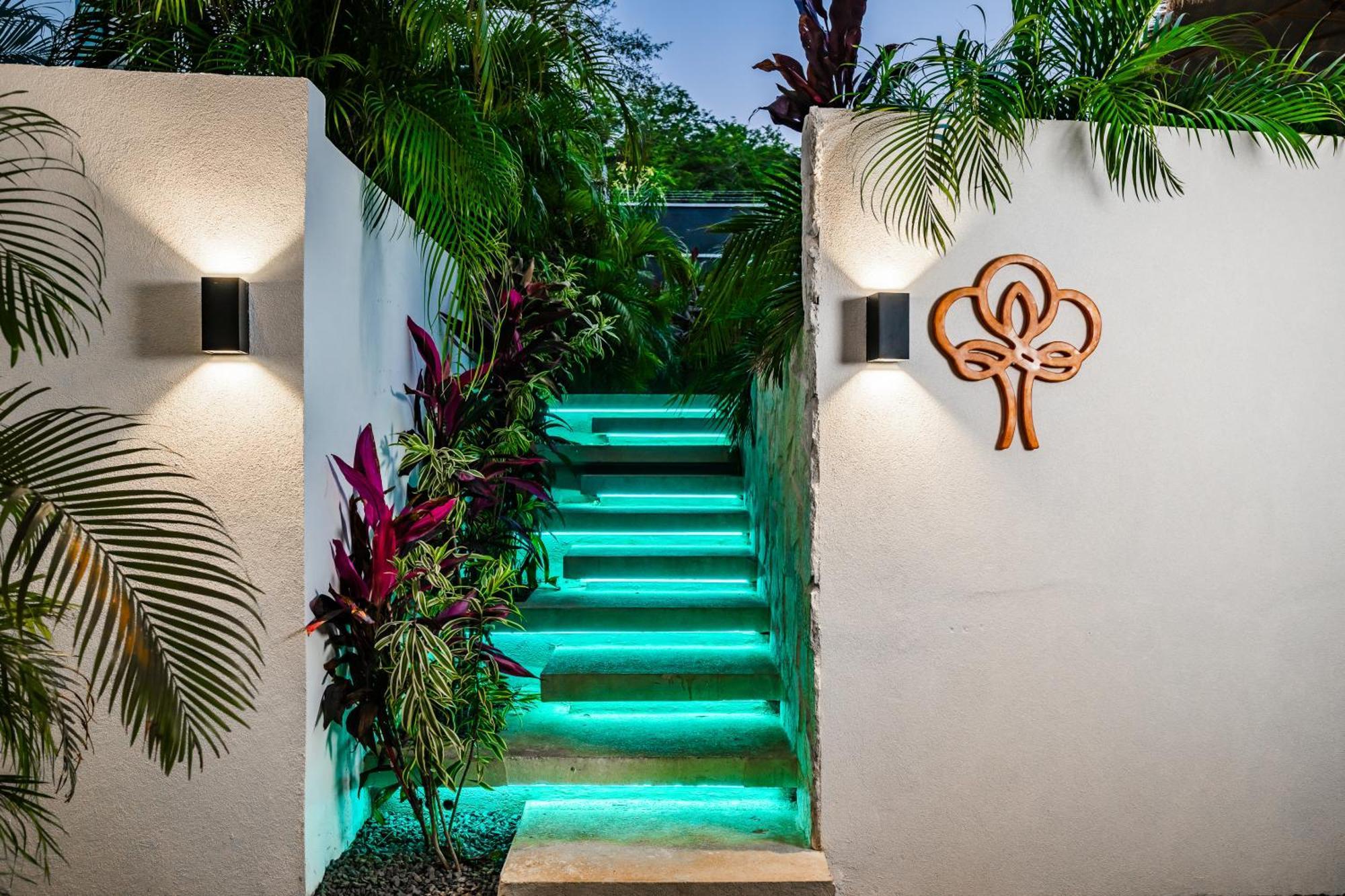 Mvillas Luxury Villas With Beach Club Access & Sauna Tamarindo Exterior photo